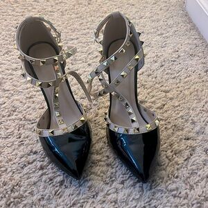 Dress shoes with golden spikes